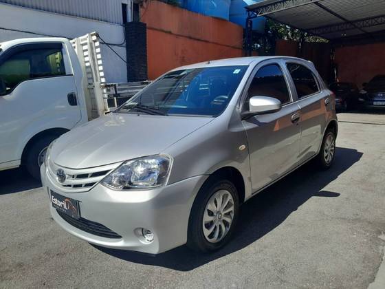 TOYOTA ETIOS 1.3 X 16V FLEX 4P MANUAL TOYOTA ETIOS 1.3 X 16V FLEX 4P MANUAL
